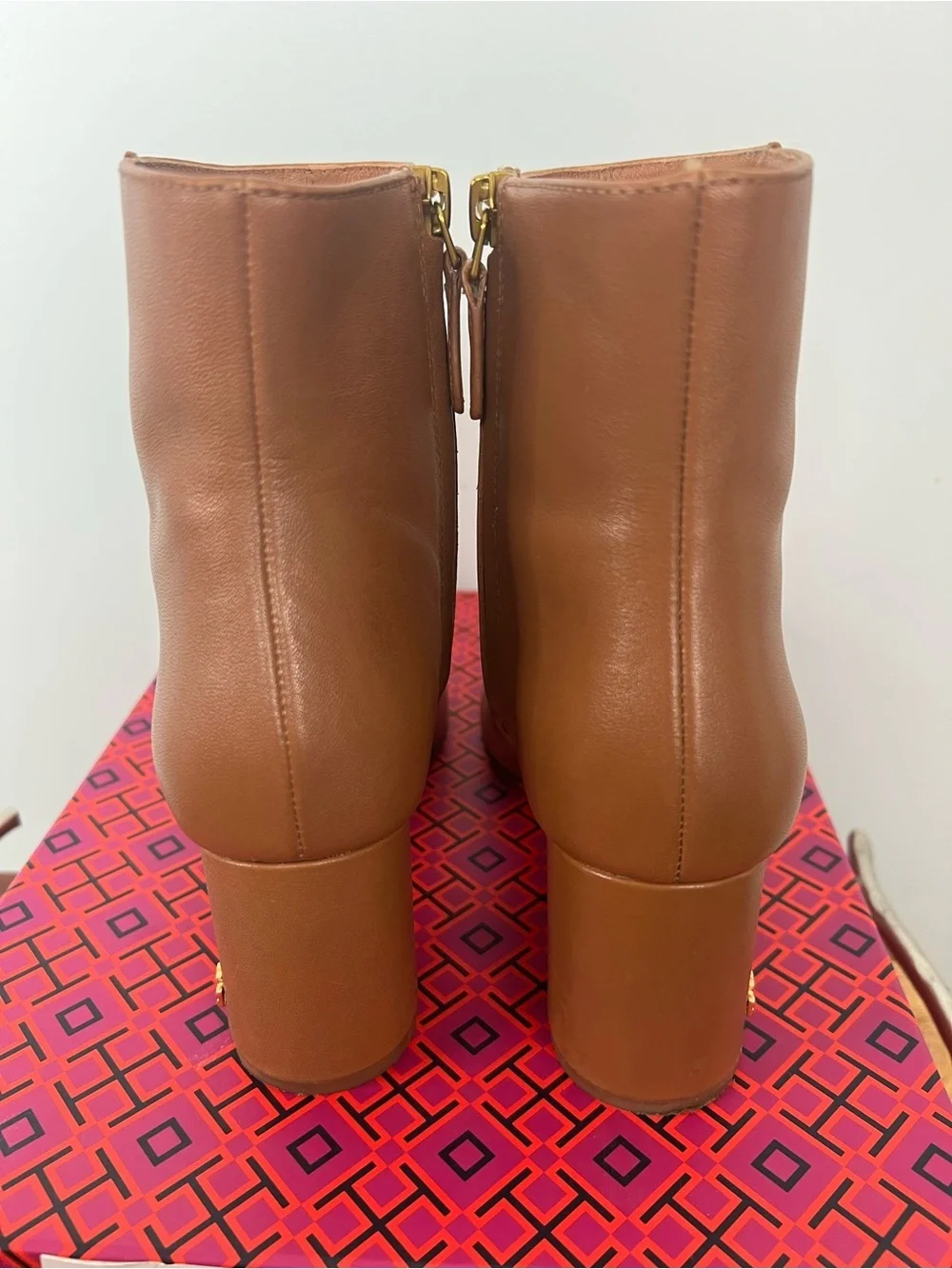 Tory Burch Leather Block Heel Ankle Booties Tan Camel Cognac 6M Classic
